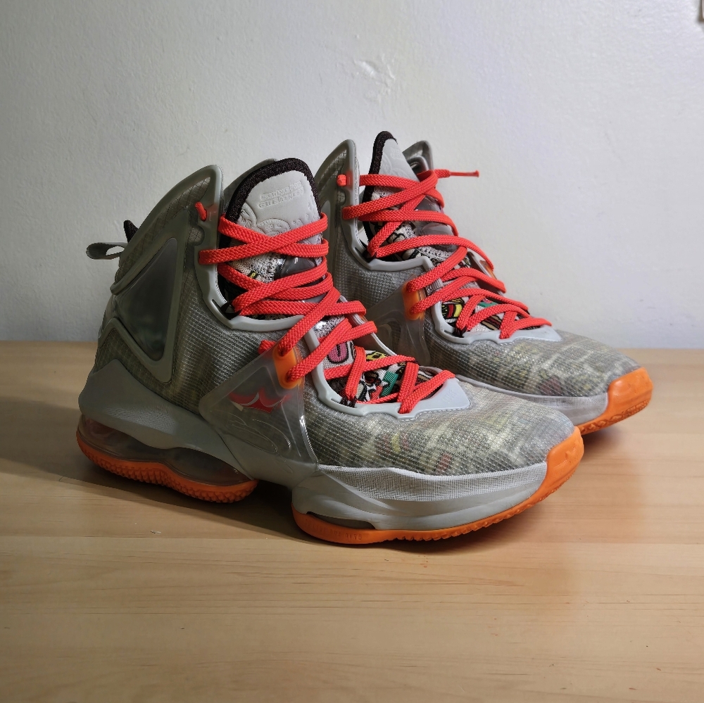 Nike LEBRON XIX (GS) Sneakers